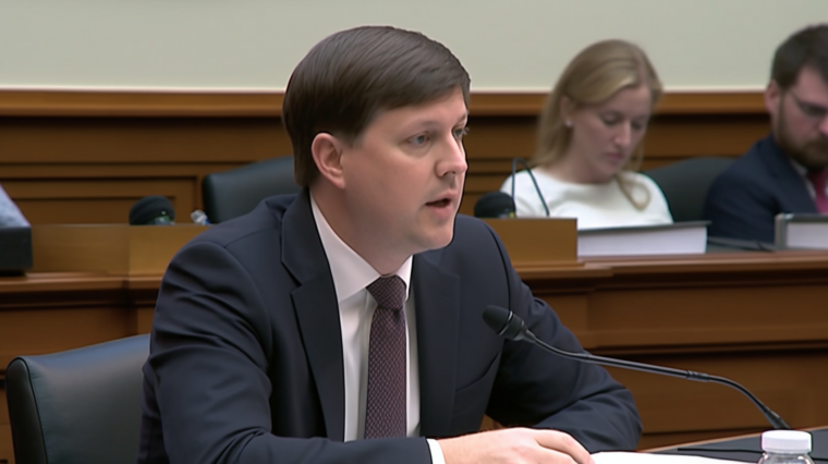 هل من المحتمل أن توافق هيئة الأوراق المالية والبورصات الأمريكية (SEC) على صندوق تداول بيتكوين في أي وقت قريب؟